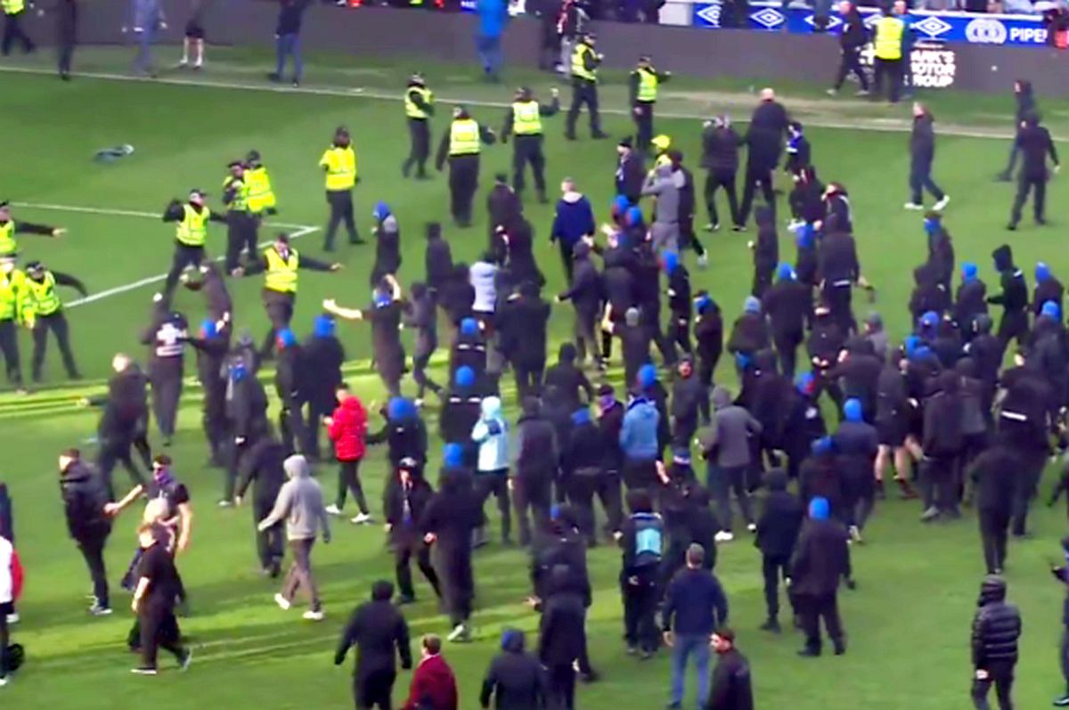 Arestări, polițiști și suporteri răniți! » Haos la Rangers - Celtic