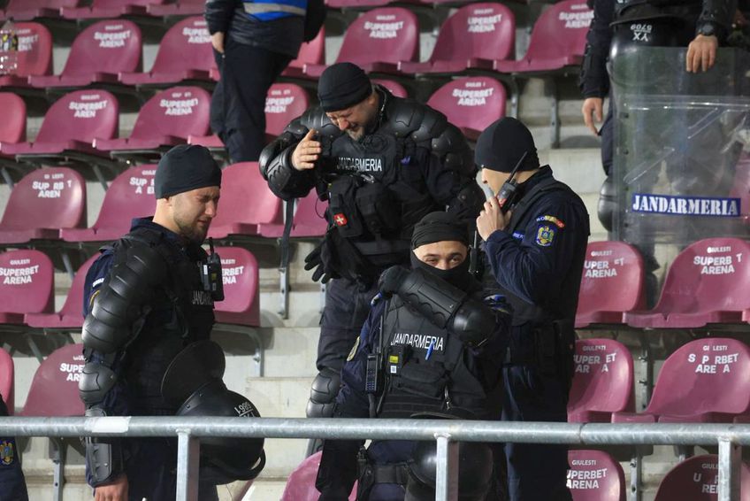 Gafă Jandarmerie la Rapid - Universitatea Craiova / Foto: Ionuț Iordache (GSP)