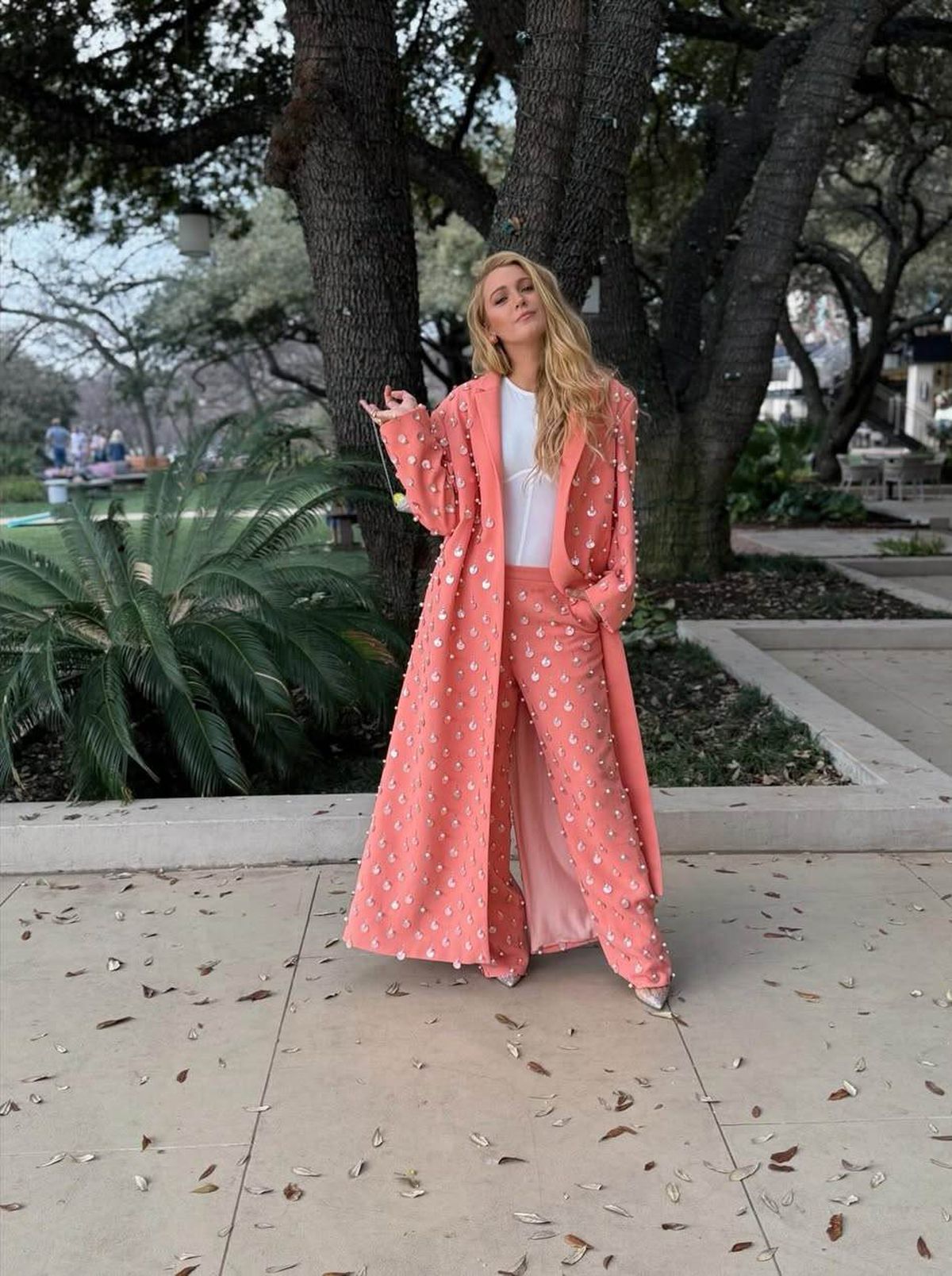 Blake Lively a atras toate privirile la meciul echipei lui Ryan Reynolds