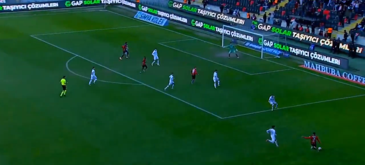 Alexandru Maxim, gol din afara careului