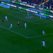 Alexandru Maxim, gol din afara careului // Capturi foto: X