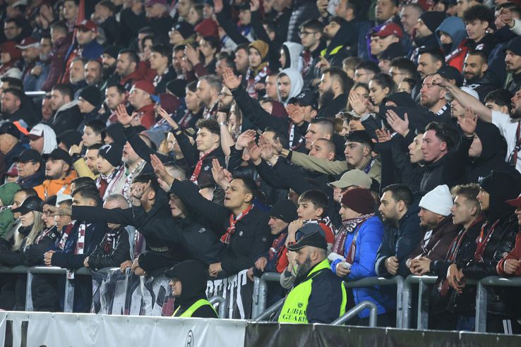 Rapid - Craiova, întrerupt de două ori // FOTO: Ionuț Iordache (GSP.ro)