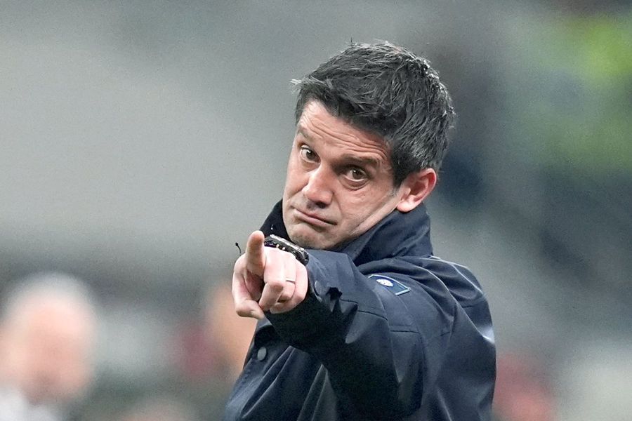 Cristi Chivu, antrenorul lui Inter // FOTO: Imago Images Jucătorii luați în colimator de Chivu, după eșecul cu AC Milan: „Au fost deficitari” » Ce spune despre faza controversată din final