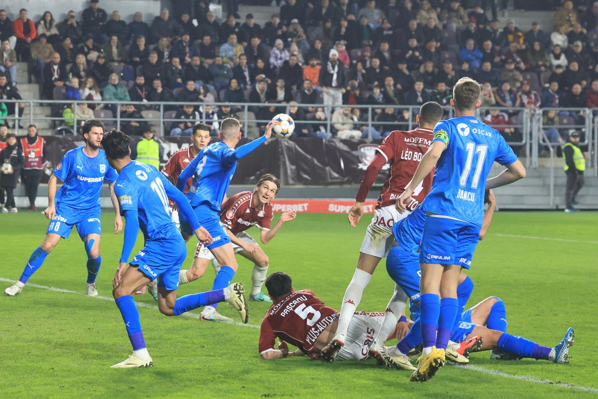 Rapid - Universitatea Craiova, derby în etapa 30 din Superligă