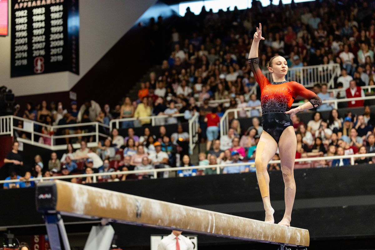 Ana Bărbosu, față în față cu Jordan Chiles // foto: Imago