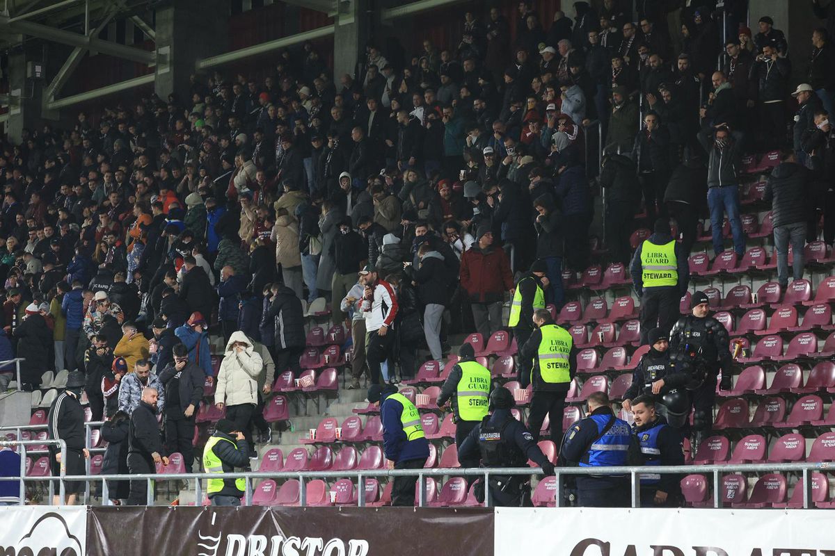 Eroare INACCEPTABILĂ a jandarmilor la Rapid - Craiova » Lucescu, sub tratament, a părăsit urgent arena