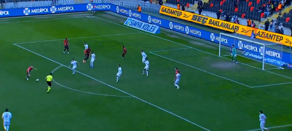Gol pentru Alexandru Maxim în Turcia! Căpitanul lui Gaziantep a marcat cu un șut din afara careului