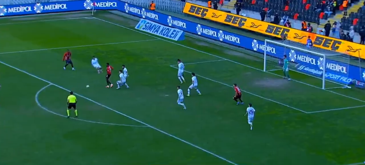 Alexandru Maxim, gol din afara careului