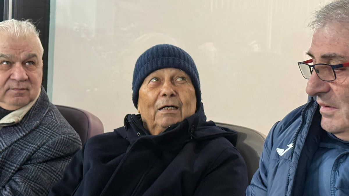 Mircea Lucescu, la prima apariție în public după spitalizare » Singurul om cu care a avut contact