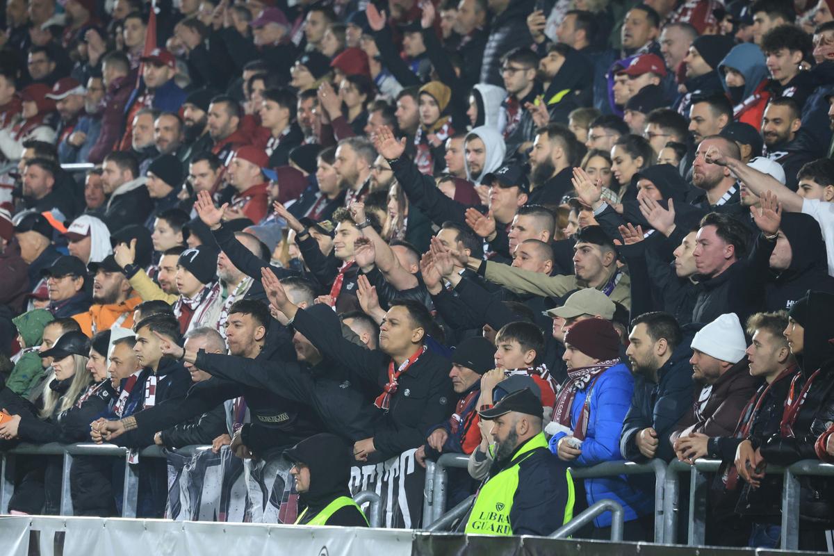 Rapid - Universitatea Craiova, derby în etapa 30 din Superligă