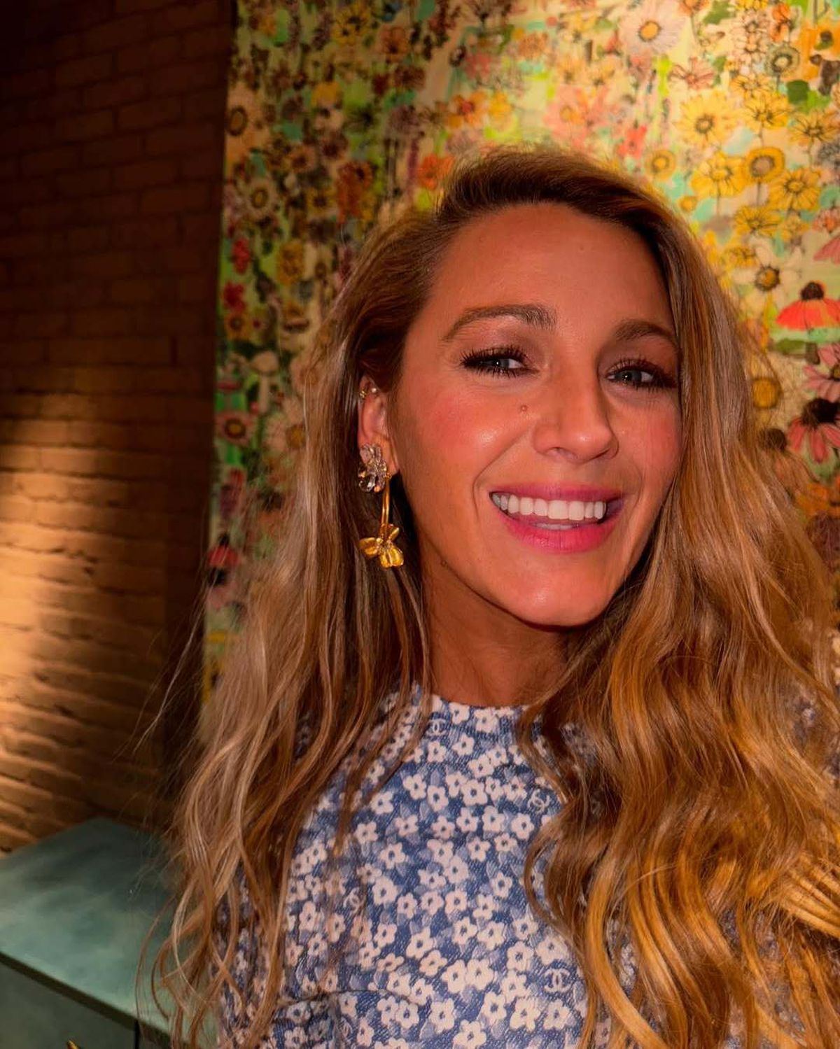 Blake Lively a atras toate privirile la meciul echipei lui Ryan Reynolds