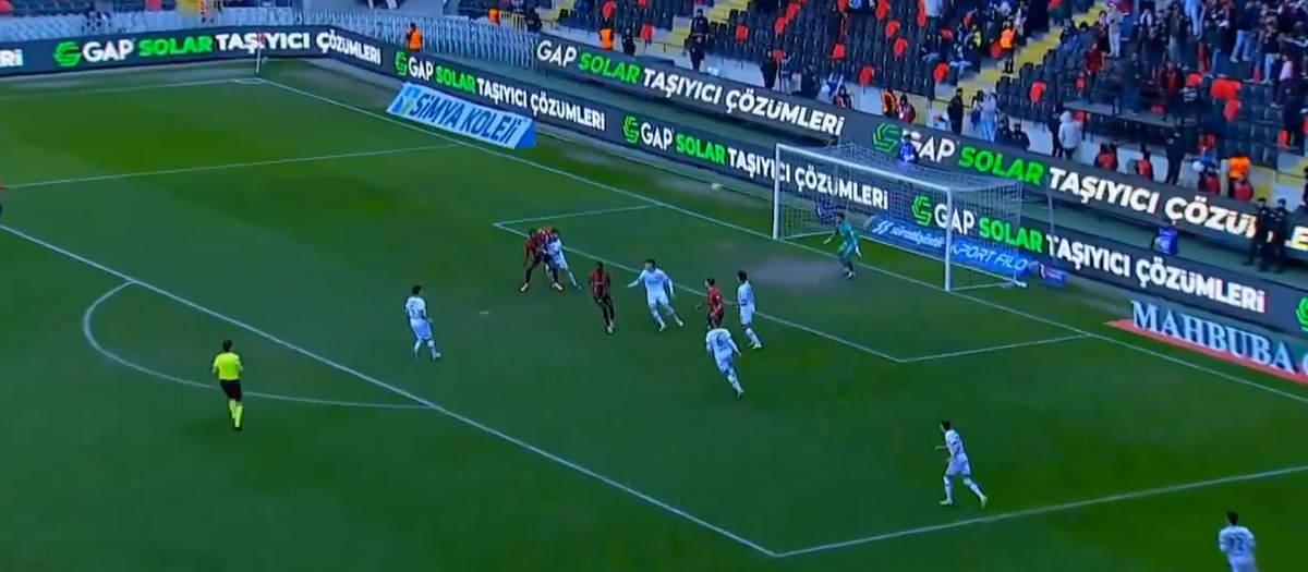 Gol pentru Alexandru Maxim în Turcia! Căpitanul lui Gaziantep a marcat cu un șut din afara careului