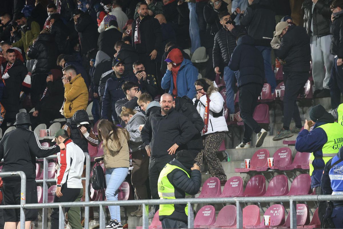 Eroare INACCEPTABILĂ a jandarmilor la Rapid - Craiova » Lucescu, sub tratament, a părăsit urgent arena