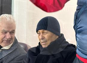 Mircea Lucescu, la prima apariție în public după spitalizare » Singurul om cu care a avut contact