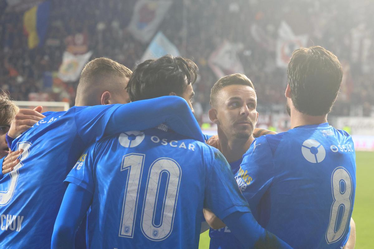 Rapid - Universitatea Craiova, derby în etapa 30 din Superligă