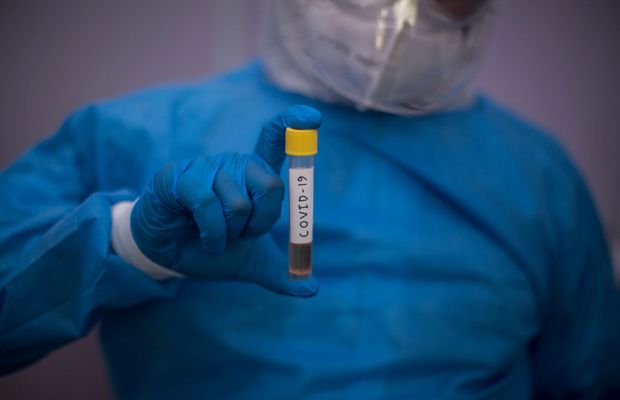 Doi pacienți din România externați pe 26 martie, testați din nou pozitiv cu Covid-19