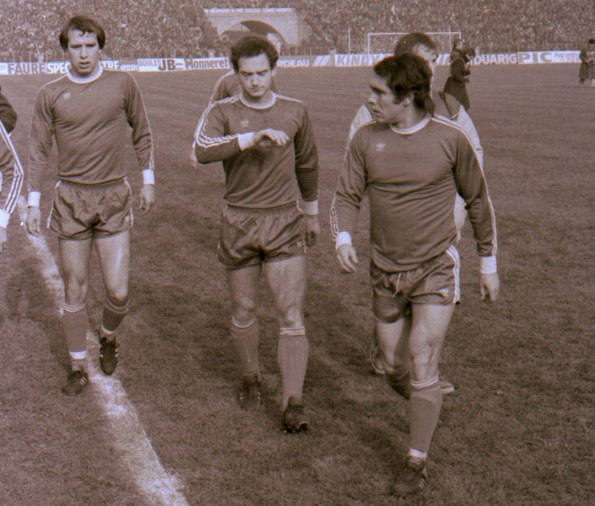 Nae Ungureanu a suferit un accident vascular cerebral » Rodion Cămătaru, despre starea legendei Craiovei Maxima