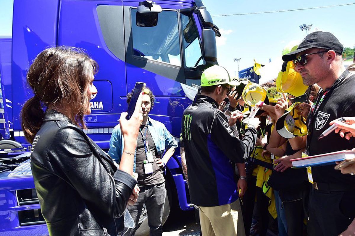 Iubita lui Valentino Rossi dezvăluie abuzurile îndurate în MotoGP: „Dacă doar arăți frumos și ești proastă, atunci ești terminată!”