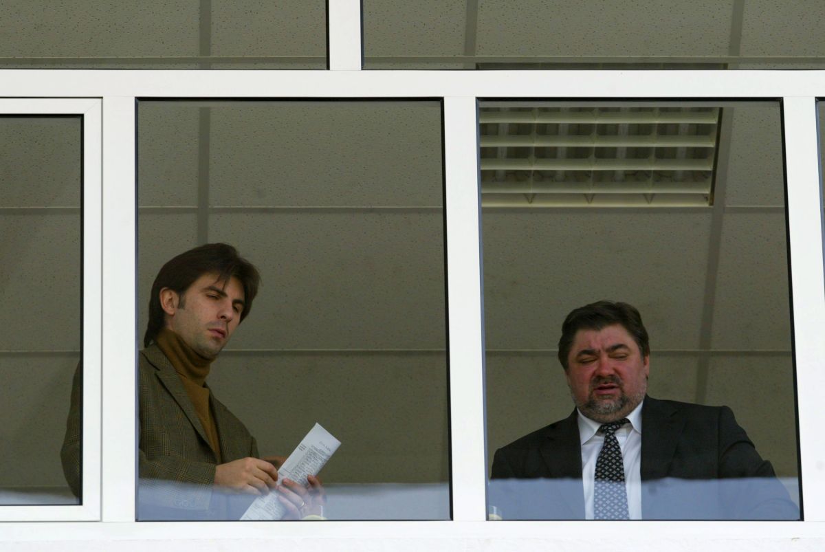 „Zic: «Bă, ce naiba o fi?»” » Ilie Dumitrescu, protagonist într-o scenă antologică: „Mi-a spus: «Șefu', știți, ca să se deconecteze băieții, pam, pam!»”