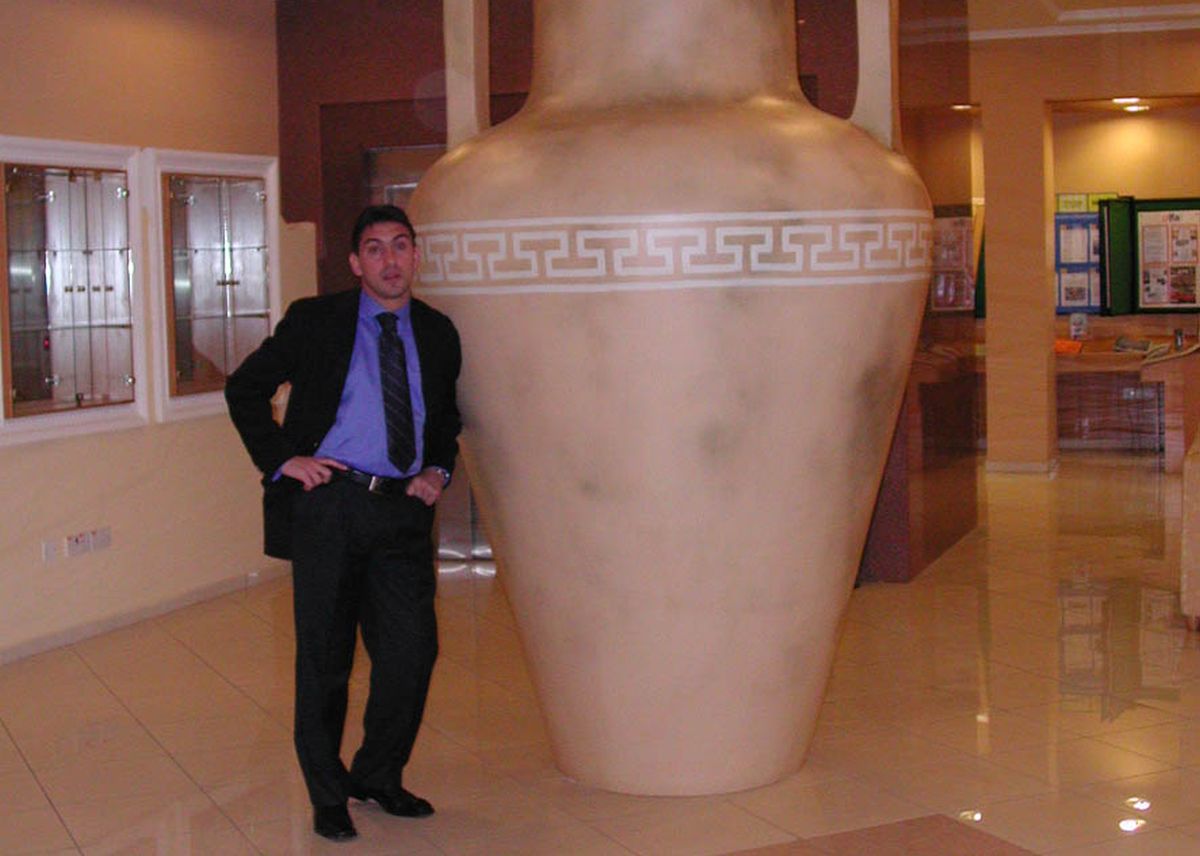 Axa Chivorchian - Sechelariu - Ilie Dumitrescu, din perioada romantică a fotbalului băcăuan. Fotografii extrase din Arhiva Gazetei Sporturilor