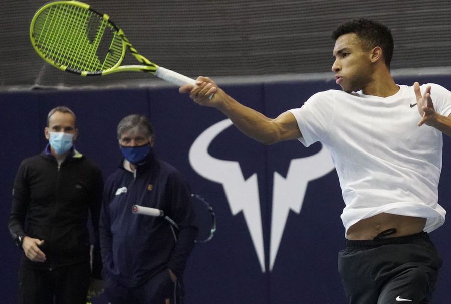 În urmă cu câteva luni, Felix Auger-Aliassime s-a antrenat sub privirile lui Toni Nadal În urmă cu câteva luni, Felix Auger-Aliassime s-a antrenat sub privirile lui Toni Nadal