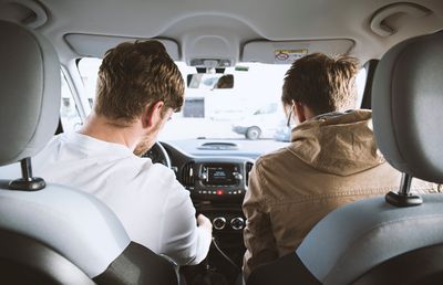 Fișa medicală pentru permisul auto - cum poți "strecura" obținerea ei în programul tău aglomerat?