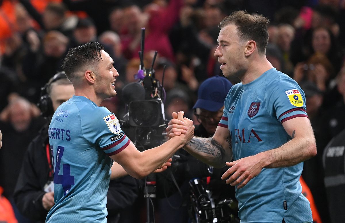 Imagini spectaculoase din Anglia: prima echipă promovată în Premier League » A dominat sezonul, cu fostul elev al lui Guardiola pe bancă