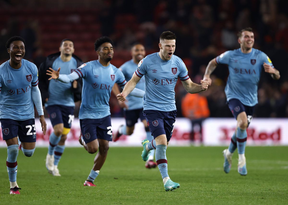 Imagini spectaculoase din Anglia: prima echipă promovată în Premier League » A dominat sezonul, cu fostul elev al lui Guardiola pe bancă