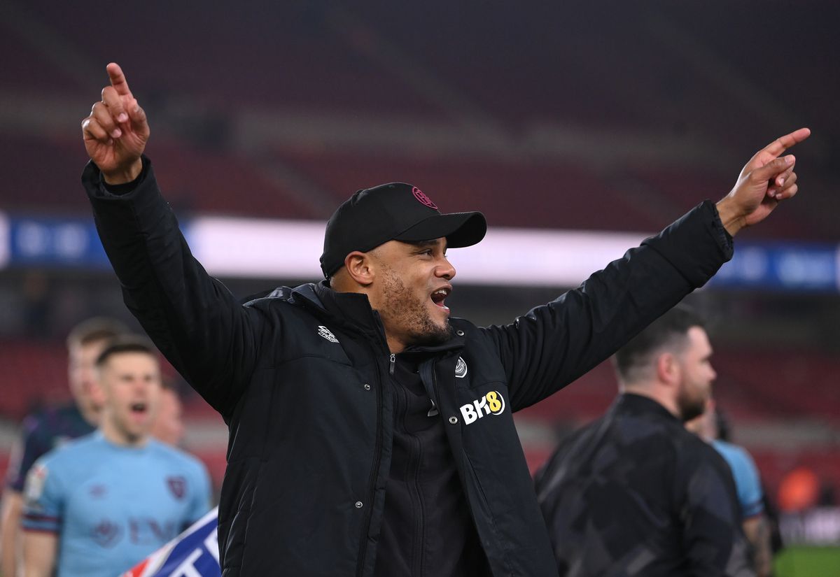 Imagini spectaculoase din Anglia: prima echipă promovată în Premier League » A dominat sezonul, cu fostul elev al lui Guardiola pe bancă