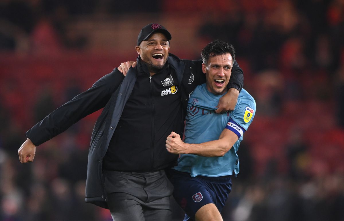 Imagini spectaculoase din Anglia: prima echipă promovată în Premier League » A dominat sezonul, cu fostul elev al lui Guardiola pe bancă