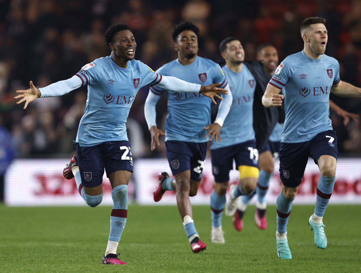 Imagini spectaculoase din Anglia: prima echipă promovată în Premier League » A dominat sezonul, cu fostul elev al lui Guardiola pe bancă