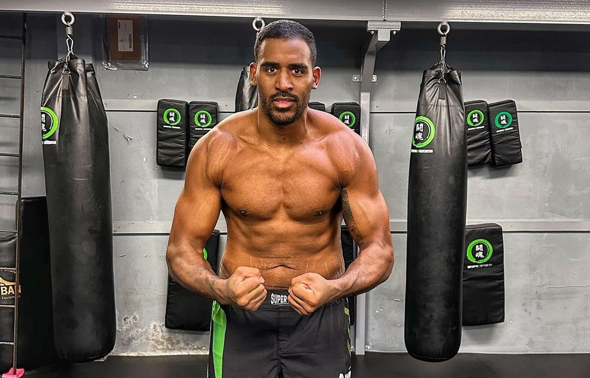 Accident pe A2: mașina în care se aflau Benny Adegbuyi și soția lui a intrat într-un parapet » Precizările sportivului pentru GSP.ro: „Mașina este daună totală, dar noi suntem bine! Am fost la un pas de tragedie”