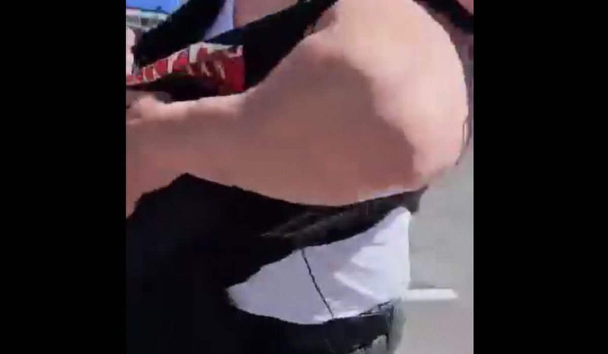 Fanul lui Dinamo, agresat de suporterii Oțelului