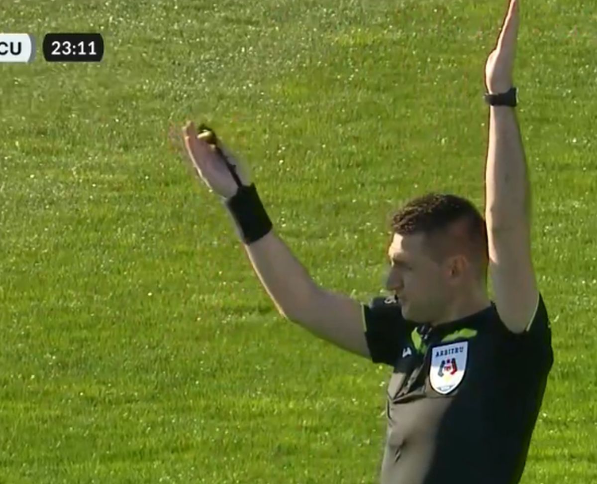 Mititelu a răbufnit la „oficială” după două decizii care au blocat VAR-ul peste 10 minute la Poli Iași - FCU Craiova: „Nu se poate așa ceva!”