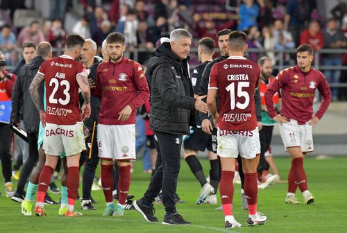 Cristiano Bergodi și jucătorii Rapidului, dezamăgiți după 1-4 cu CFR Cluj