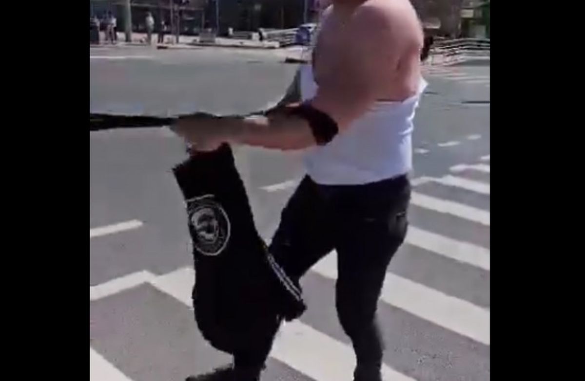 Fanul lui Dinamo, agresat de suporterii Oțelului