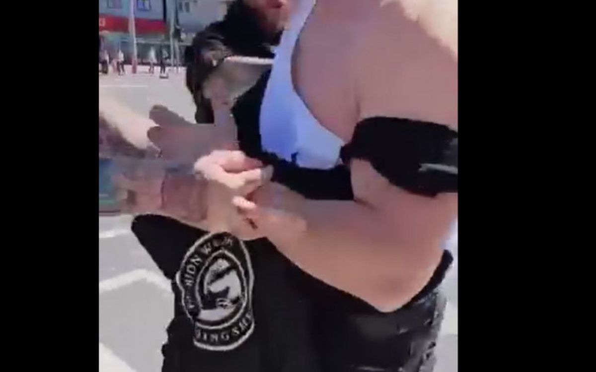 Fanul lui Dinamo, agresat de suporterii Oțelului