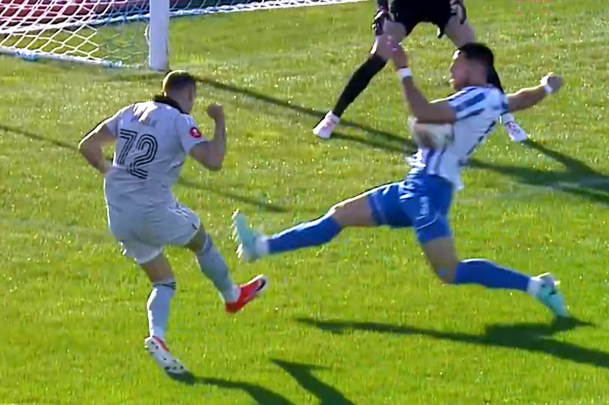 Mititelu a răbufnit la „oficială” după două decizii care au blocat VAR-ul peste 10 minute la Poli Iași - FCU Craiova: „Nu se poate așa ceva!”