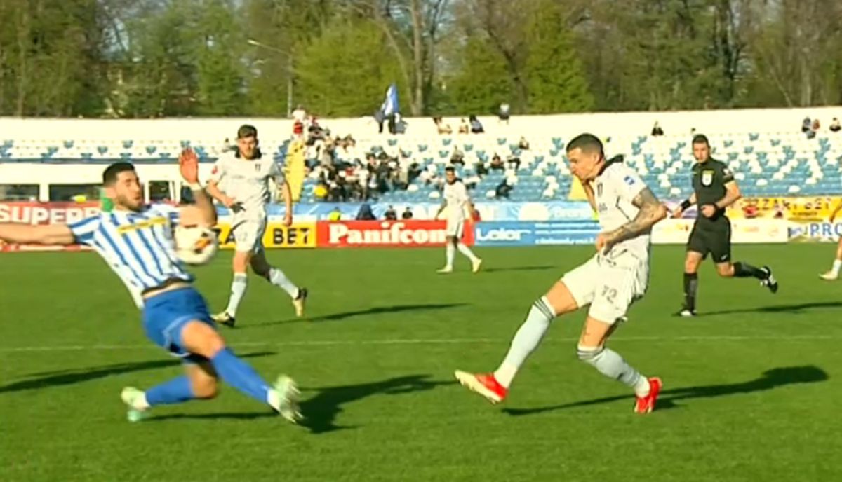 Mititelu a răbufnit la „oficială” după două decizii care au blocat VAR-ul peste 10 minute la Poli Iași - FCU Craiova: „Nu se poate așa ceva!”