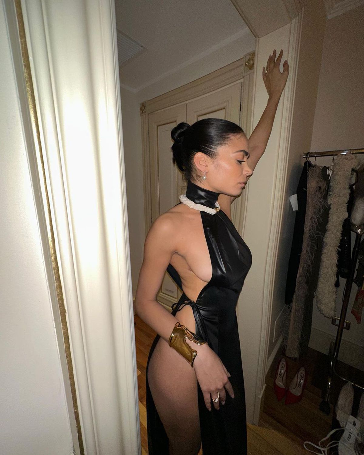 Pilotul Andrea Iannone, scene interzise minorilor cu iubita cântăreață în piscină » Elodie a postat imaginile din intimitate