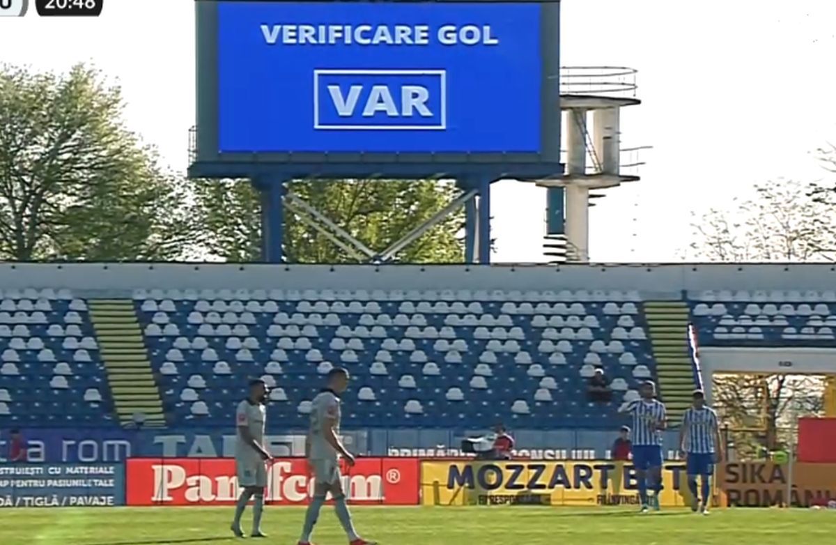 Mititelu a răbufnit la „oficială” după două decizii care au blocat VAR-ul peste 10 minute la Poli Iași - FCU Craiova: „Nu se poate așa ceva!”