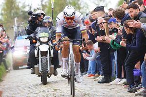 Mathieu Van der Poel își începe sezonul la Omloop Het Nieuwsblad » Cum arată programul de clasice