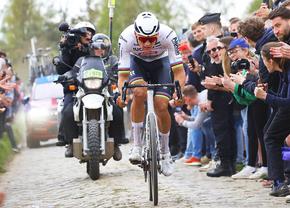 Mathieu Van der Poel își începe sezonul la Omloop Het Nieuwsblad » Cum arată programul de clasice