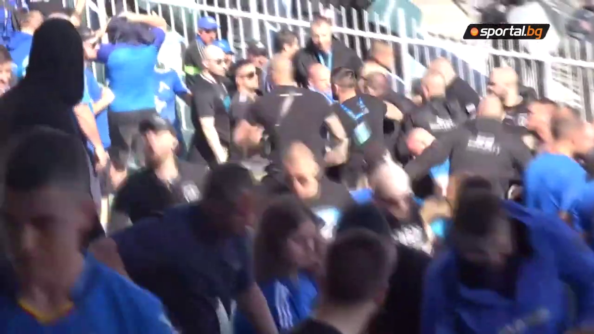 Scene barbare la derby-ul Sofiei, Levski - CSKA » Au fost bătuți cu curelele și loviți cu pumnii de forțele de ordine