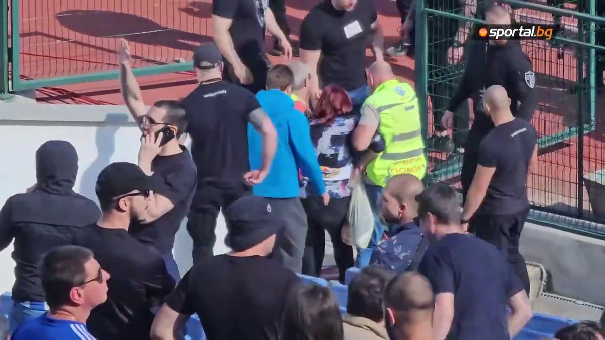 Scene barbare la derby-ul Sofiei, Levski - CSKA » Au fost bătuți cu curelele și loviți cu pumnii de forțele de ordine