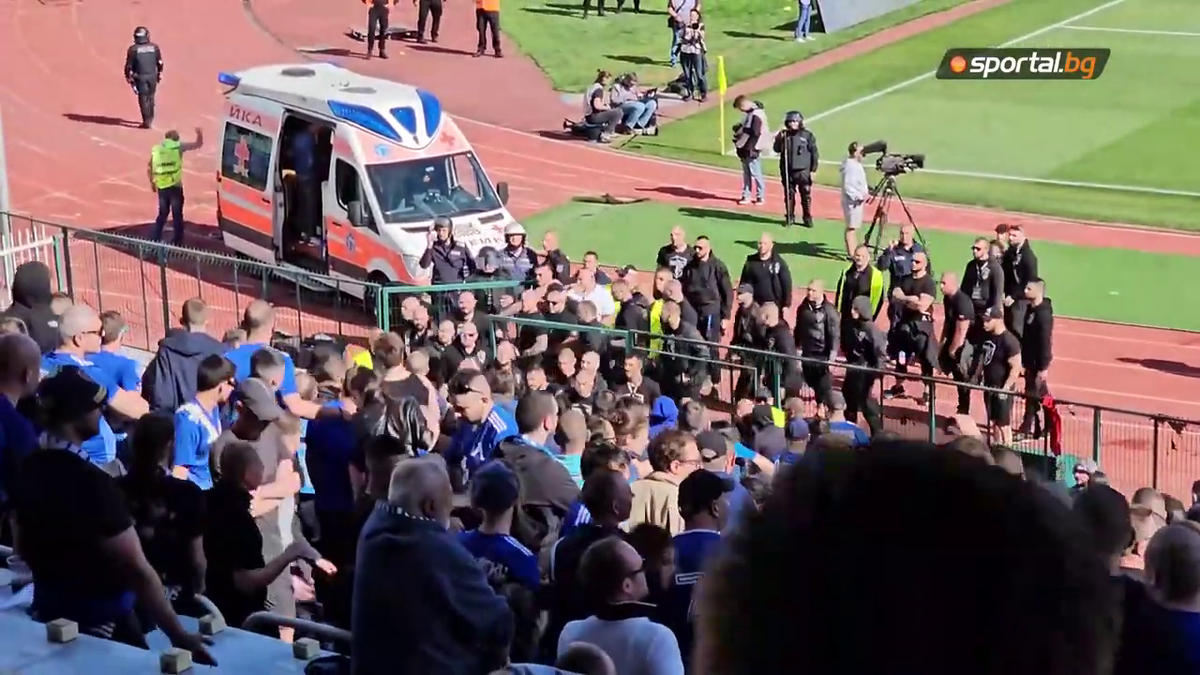 Scene barbare la derby-ul Sofiei, Levski - CSKA » Au fost bătuți cu curelele și loviți cu pumnii de forțele de ordine