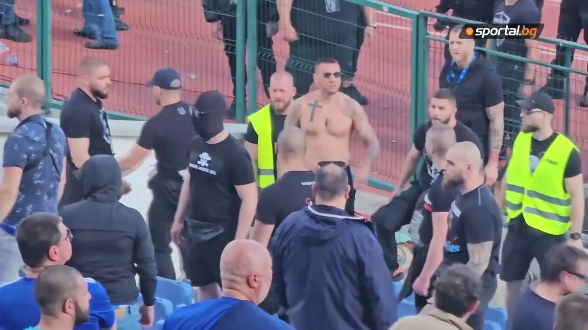 Scene barbare la derby-ul Sofiei, Levski - CSKA » Au fost bătuți cu curelele și loviți cu pumnii de forțele de ordine