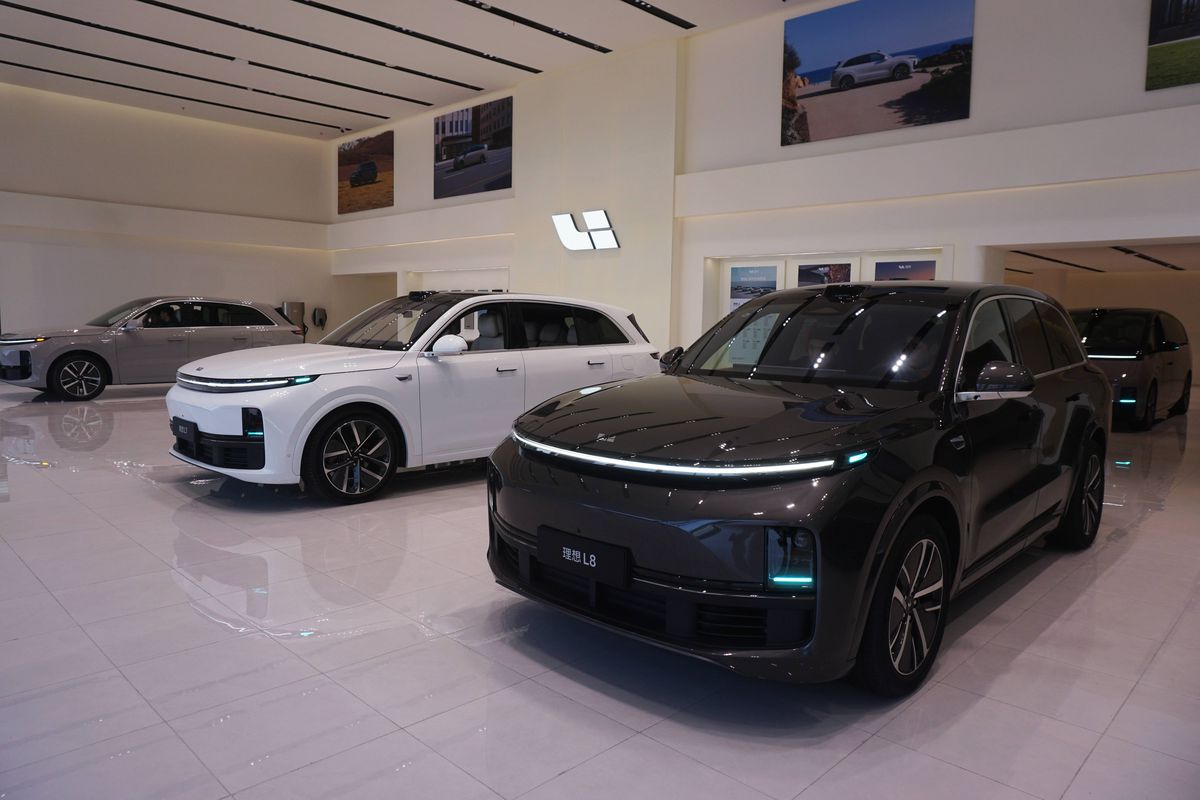 Salonul Auto de la Shanghai: China spulberă toate recordurile, cu peste 100 de modele noi, unele integrând AI-ul Deep Seek. Cele mai tari informații