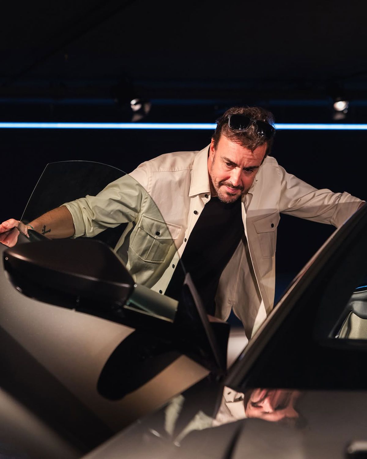 Fernando Alonso a primit un bolid personalizat de 2 milioane de euro » Imagini senzaționale: e versiunea „extremă” a unui model clasic