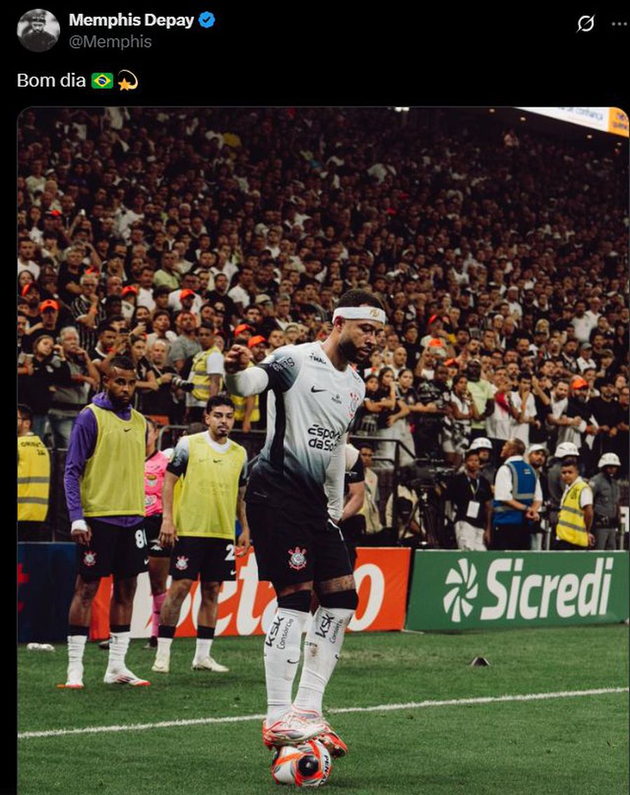 Gesturi precum cel din imaginea cu Depay vor fi sancționate de acum de arbitri Noua regulă inedită din fotbal l-a scandalizat pe starul european: „Decizii prostești!”